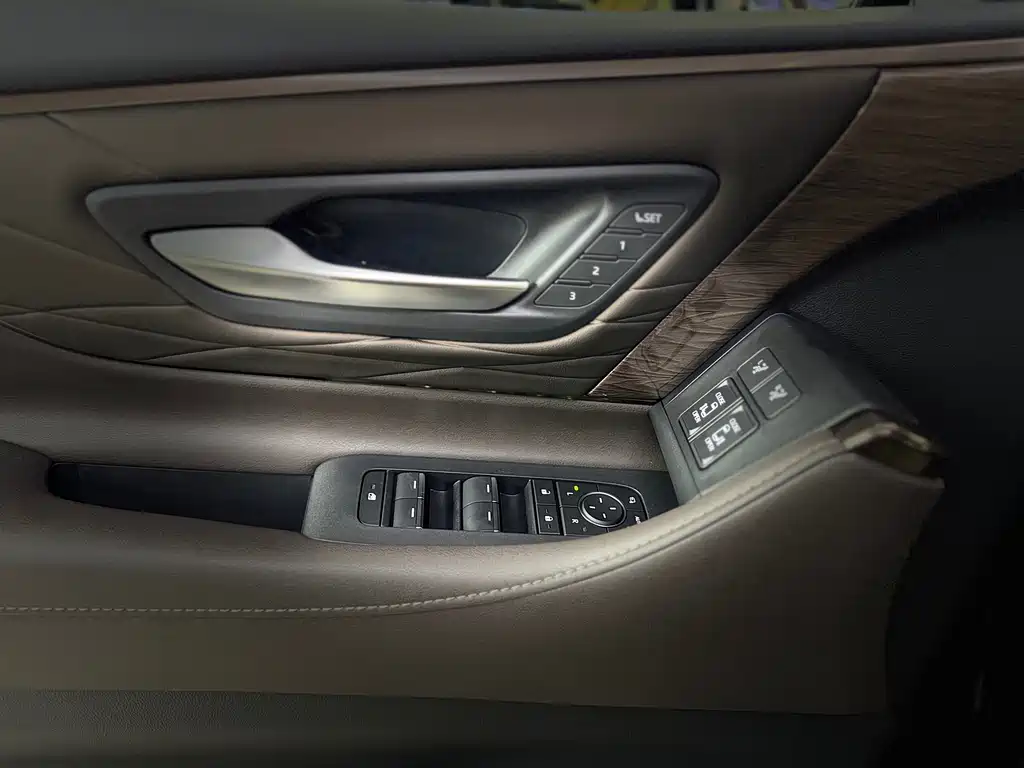 Alfa 2025 Dual Engine 2.5L Premium Gold Edition купить на сайте DeffCars