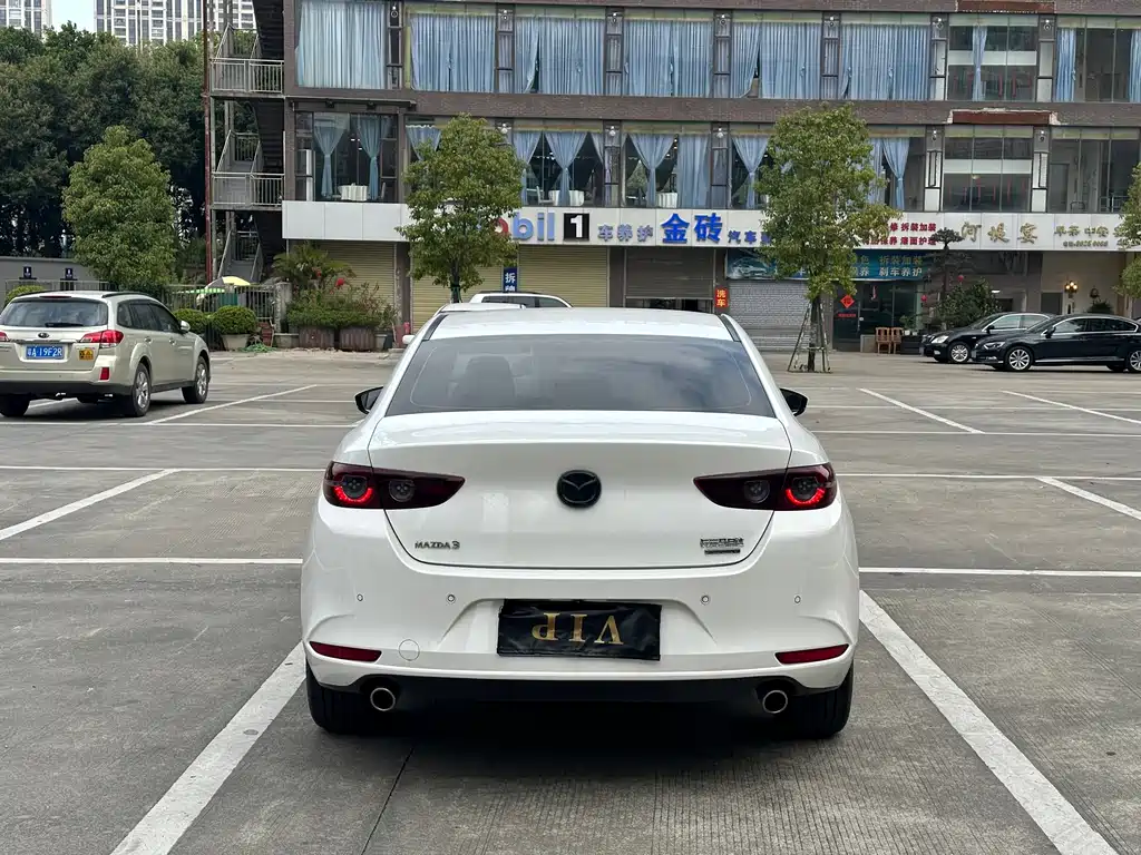 Mazda3 Angkesela 2022 2.0L Automatic Premium Edition купить на сайте DeffCars