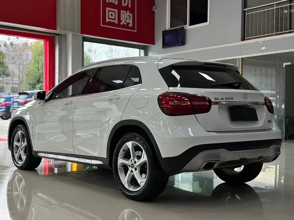 Mercedes-Benz GLA 2018 GLA 200 Fashion Model купить на сайте DeffCars