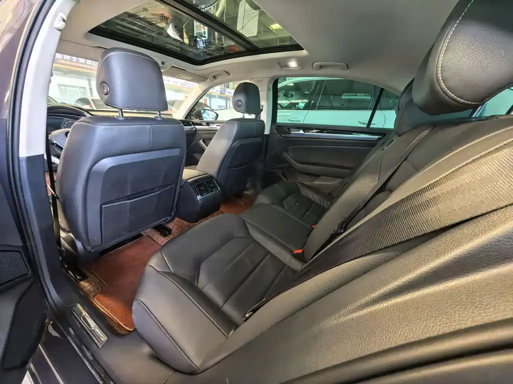 Huiang 2019 380TSI 2WD Business Edition National V купить на сайте DeffCars