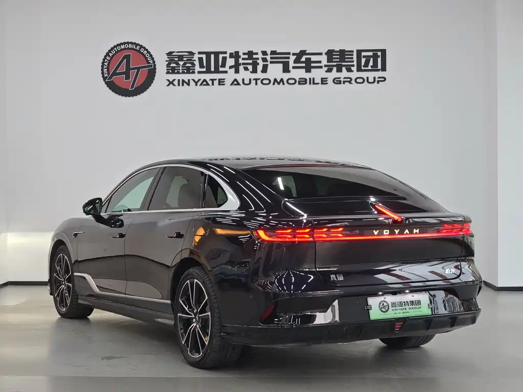 Lantu Chasing Light 2024 PHEV four-wheel drive ultra-long range flagship version купить на сайте DeffCars