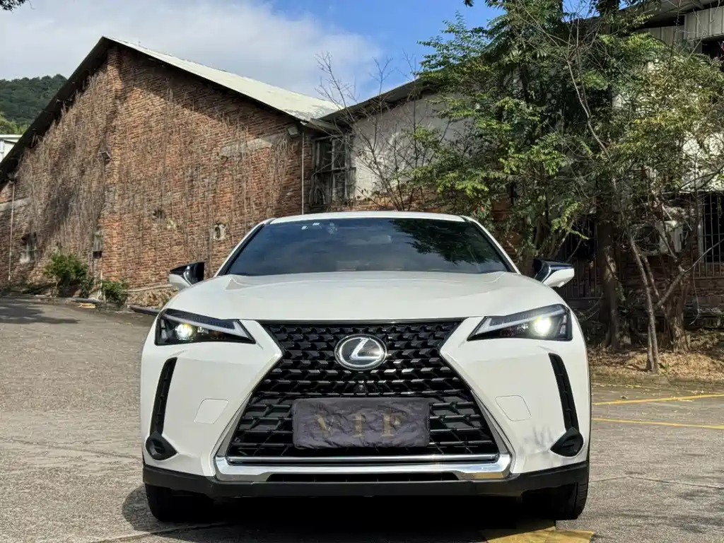 Lexus UX 2022 260h Discovery Edition купить на сайте DeffCars