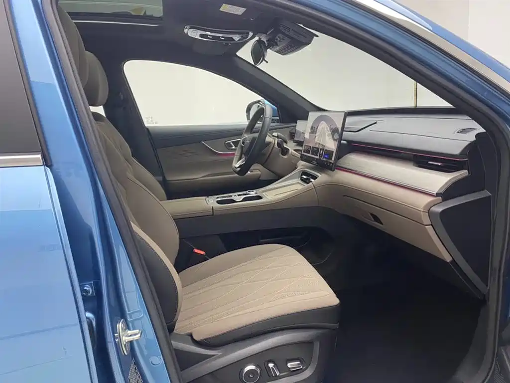 Tiggo 8 PLUS C-DM 2025 model 1.5T 116km premium type 5 seats купить на сайте DeffCars