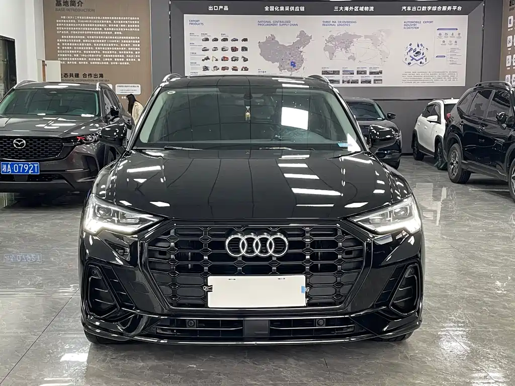 Audi Q3 2022 35 TFSI Fashionable and Dynamic купить на сайте DeffCars