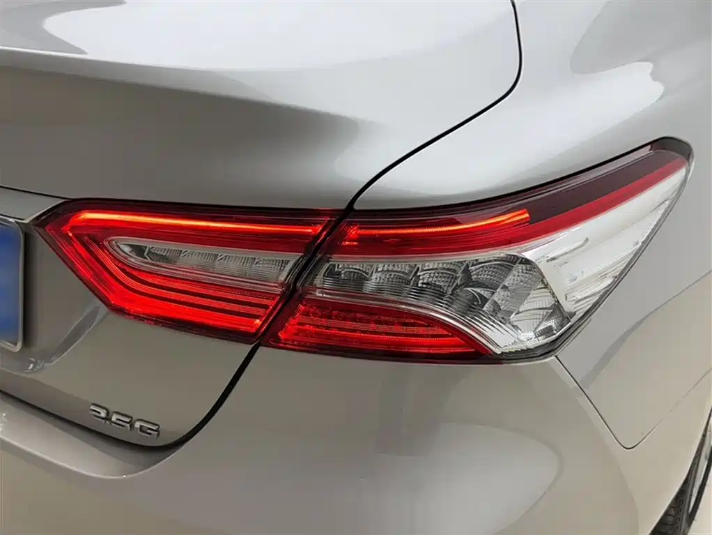 Camry 2019 2.5G Deluxe Edition National VI купить на сайте DeffCars