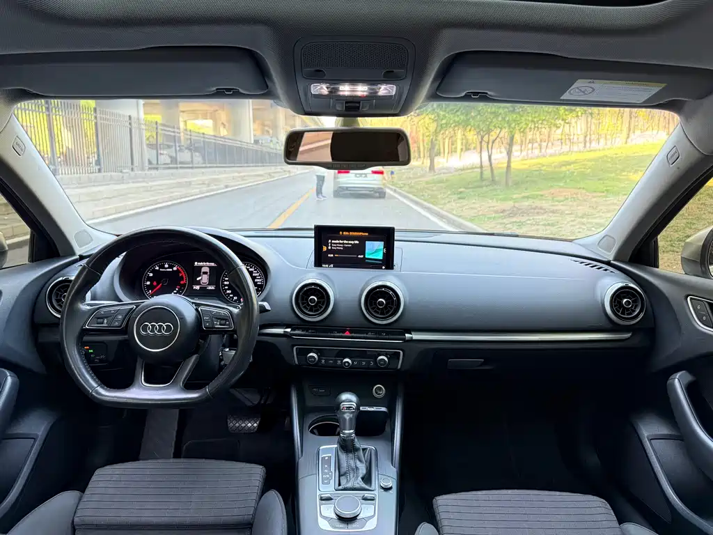 Audi A3 2017 Sportback 40 TFSI sporty купить на сайте DeffCars