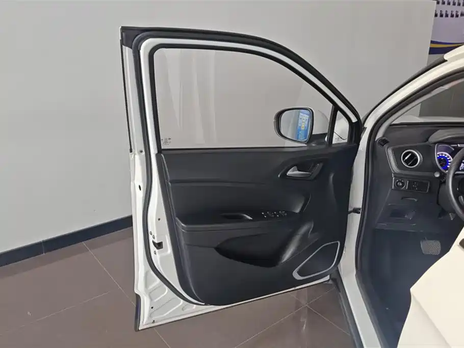 Zhonghua V3 2016 1.5L automatic comfort type купить на сайте DeffCars