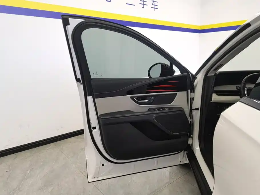 Voyager 2023 2.0T four-wheel drive premium version купить на сайте DeffCars