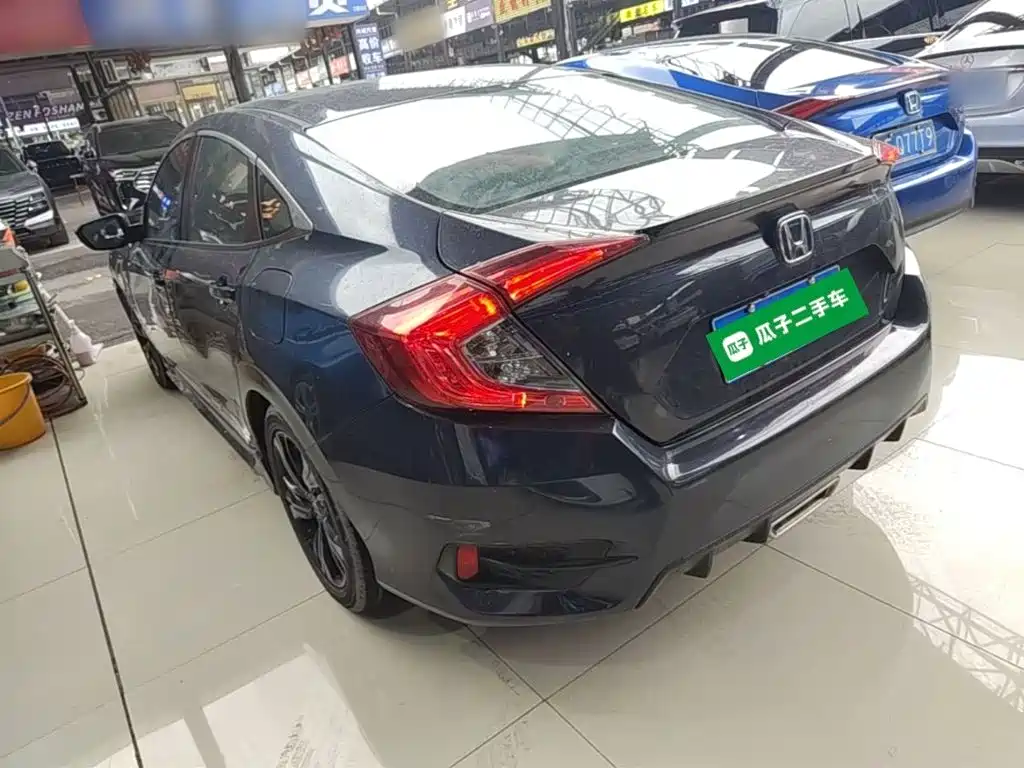 Civic 2019 220TURBO CVT Combustion Edition Country VI купить на сайте DeffCars