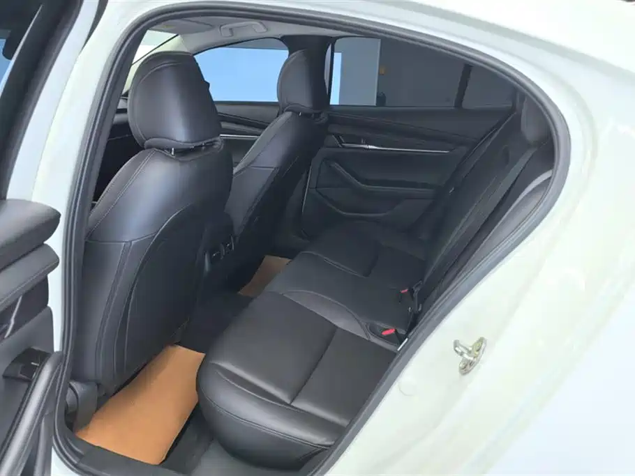 Mazda3 Angkesela 2021 2.0L Automatic Premium Edition купить на сайте DeffCars