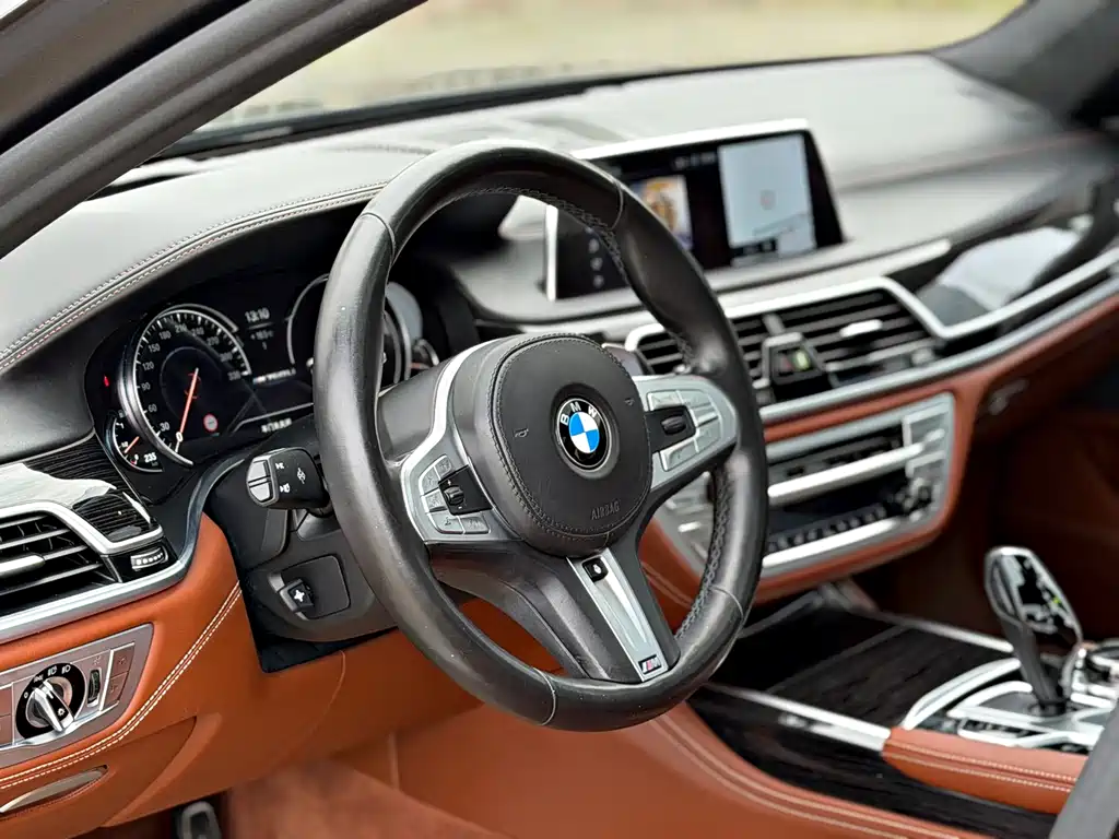 BMW 7 Series 2017 M760Li xDrive Premium Luxury Edition купить на сайте DeffCars