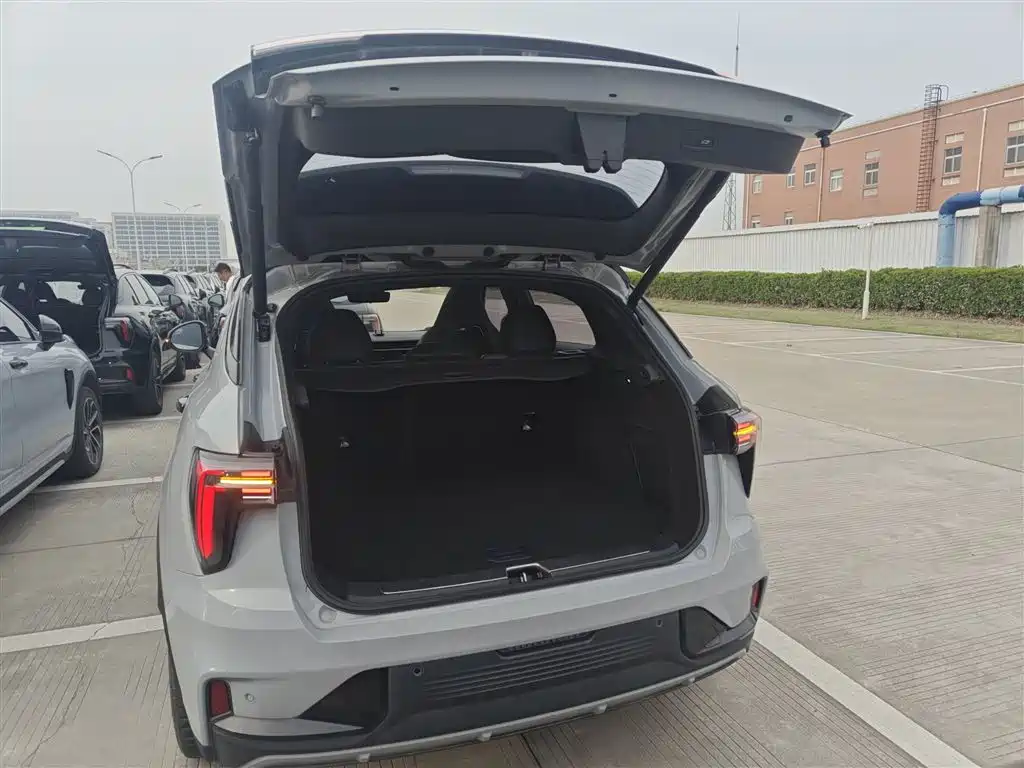 Lynk & Co 01 2023 1.5TD EM-F PM купить на сайте DeffCars