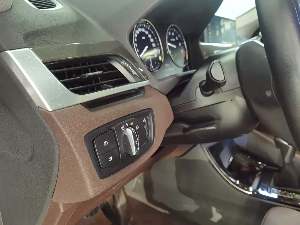BMW X1 2019 xDrive20Li luxury model купить на сайте DeffCars