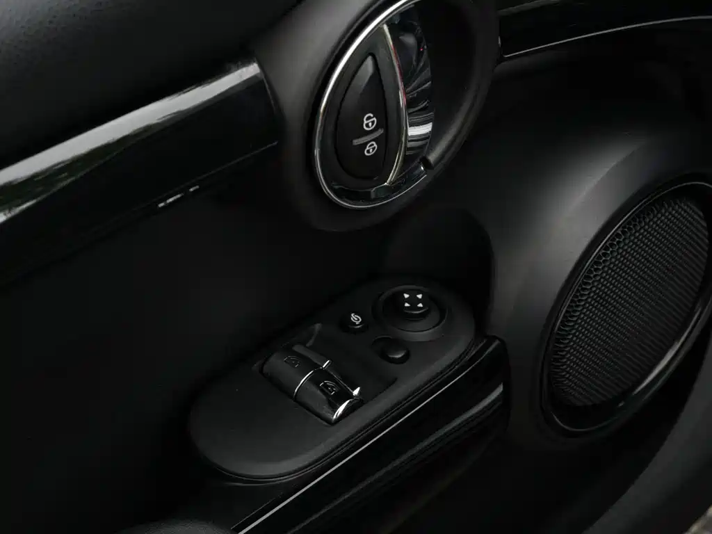MINI 2020 1.5T COOPER Artist купить на сайте DeffCars
