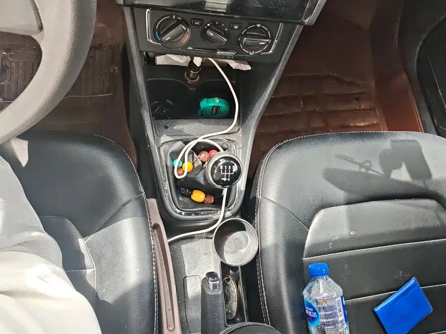 Jetta 2015 Premium Edition 1.6L Manual Comfort Type купить на сайте DeffCars
