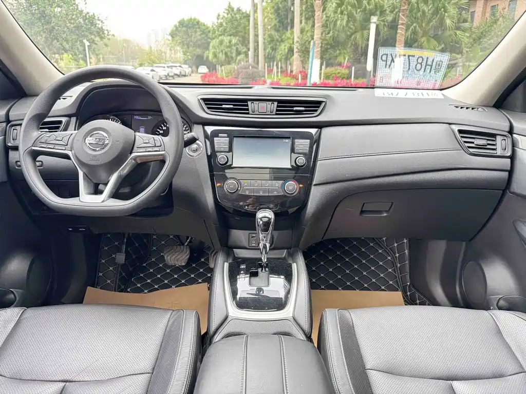 X-Trail 2017 2.0L CVT Comfort Edition 2WD купить на сайте DeffCars