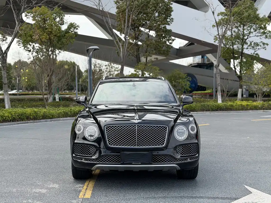 Bentayga 2018 4.0T V8 купить на сайте DeffCars