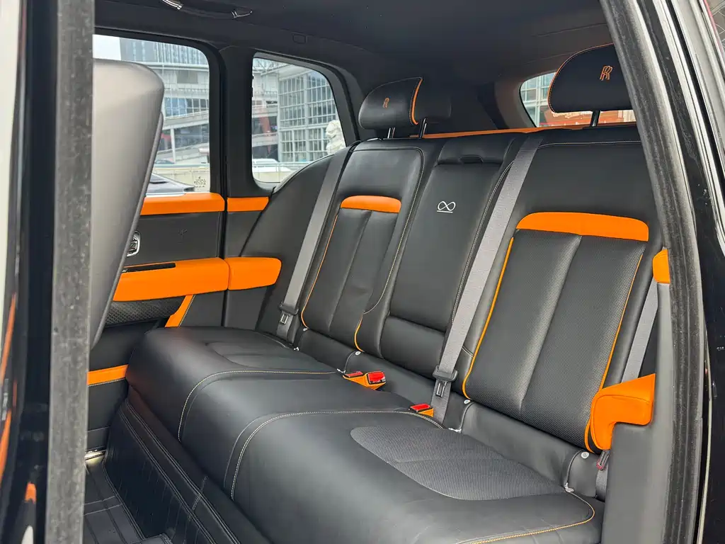 Cullinan 2020 Black Badge купить на сайте DeffCars