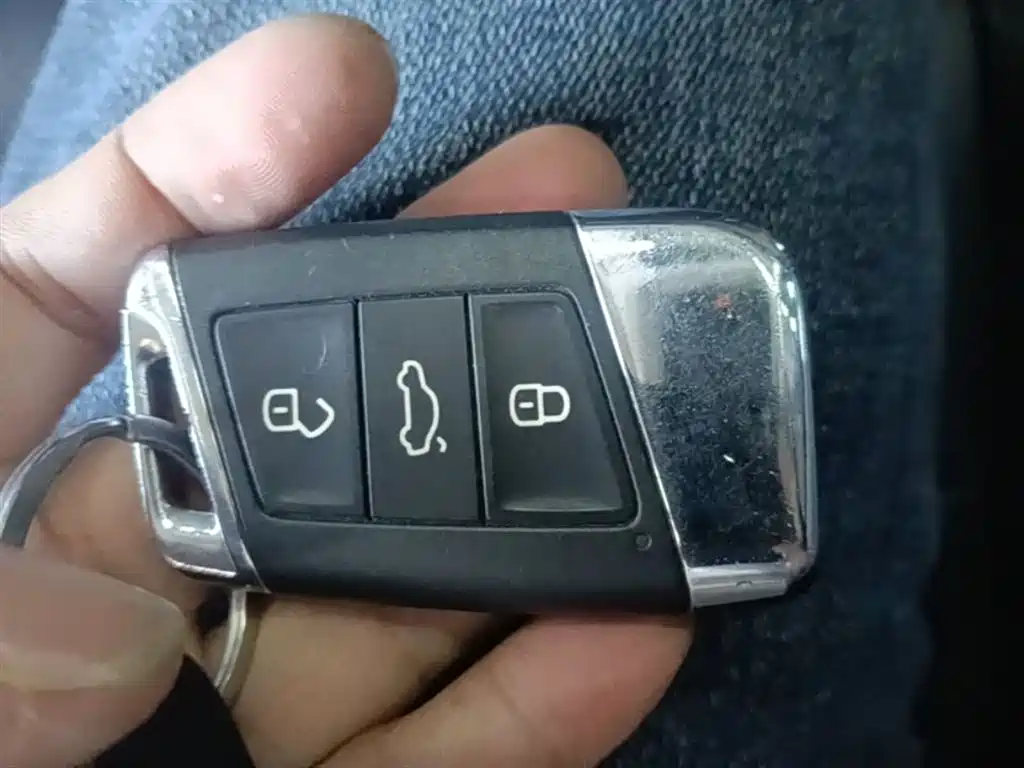 Passat 2021 330TSI Deluxe Edition купить на сайте DeffCars