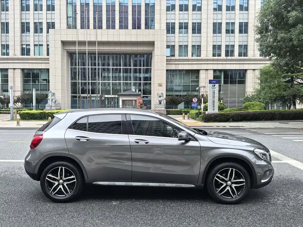 Mercedes-Benz GLA 2015 GLA 220 4MATIC Fashion Model купить на сайте DeffCars