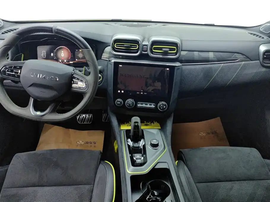 Lynk & Co 03 2022 03+ 2.0TD automatic wind control version купить на сайте DeffCars