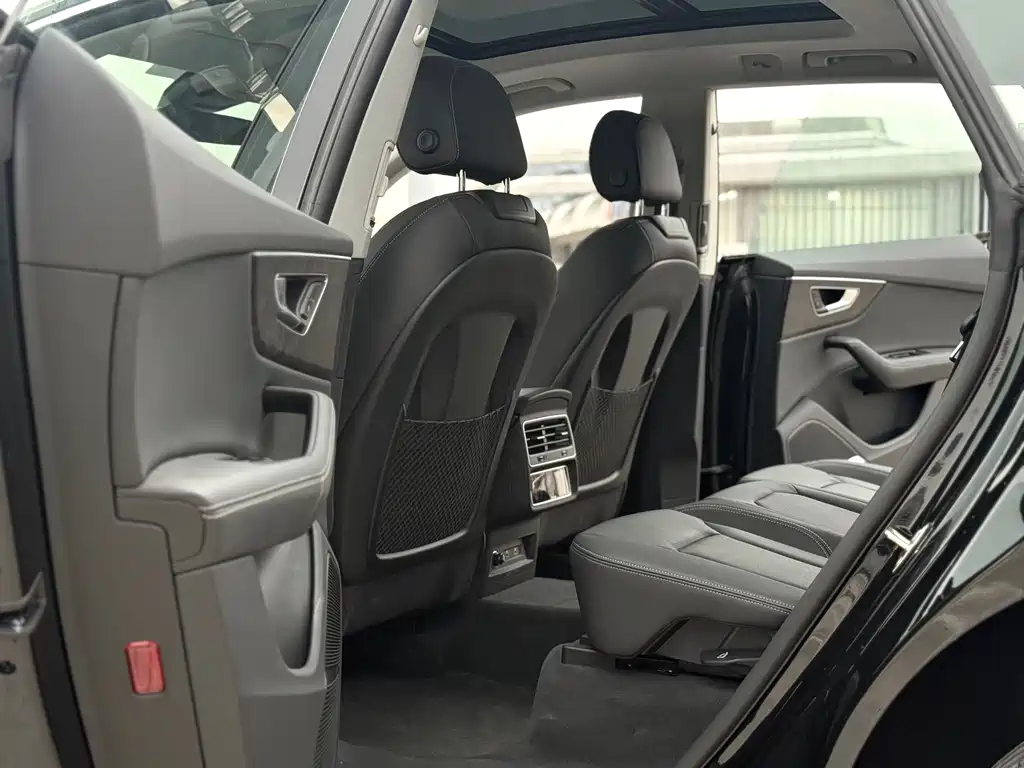 Audi Q8 2024 55 TFSI luxury and dynamic model купить на сайте DeffCars
