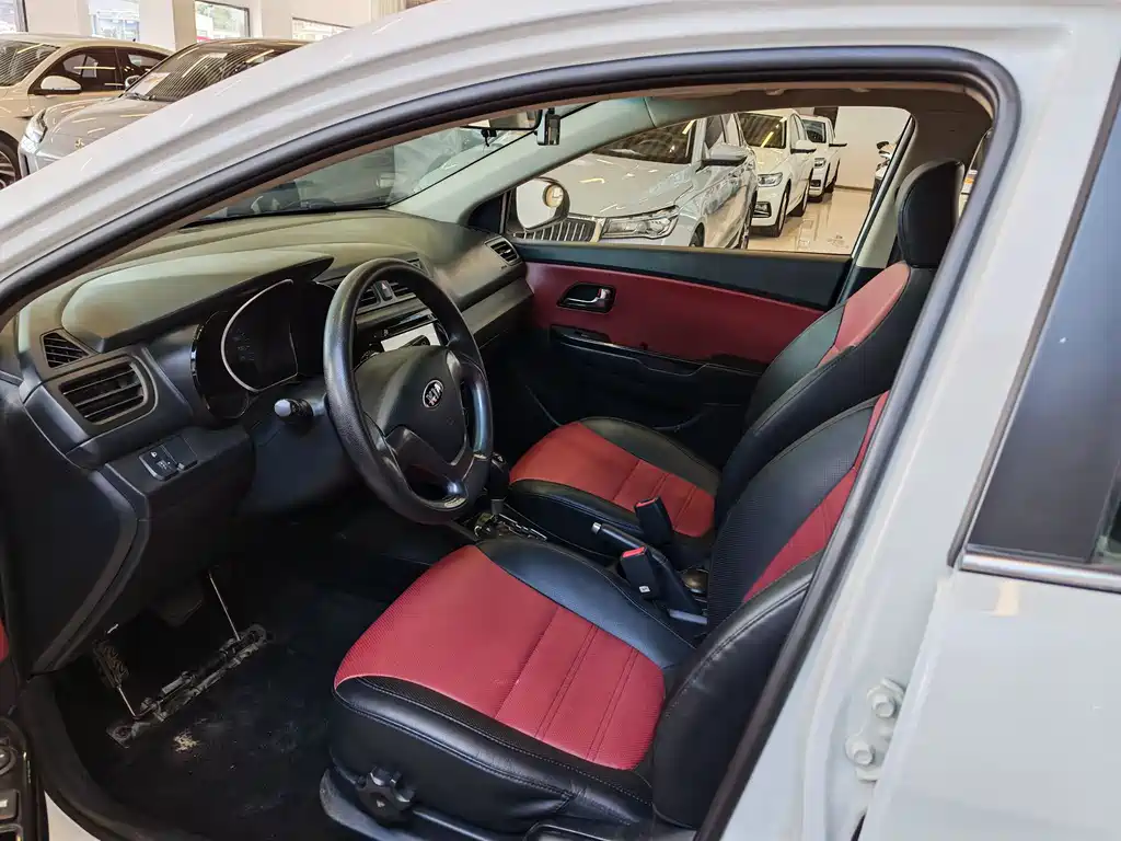 Kia K2 2015 hatchback 1.4L AT GLS cool version купить на сайте DeffCars