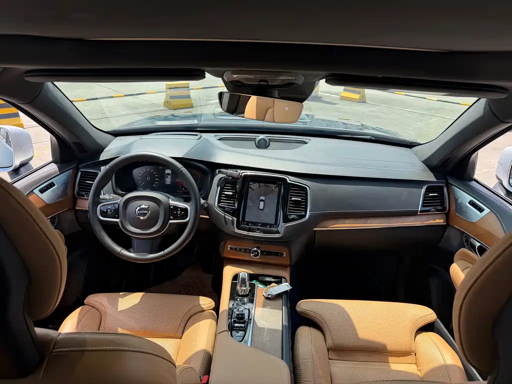 Volvo XC90 plug-in hybrid 2018 E-drive hybrid T8 Zhizun version 7 seats купить на сайте DeffCars