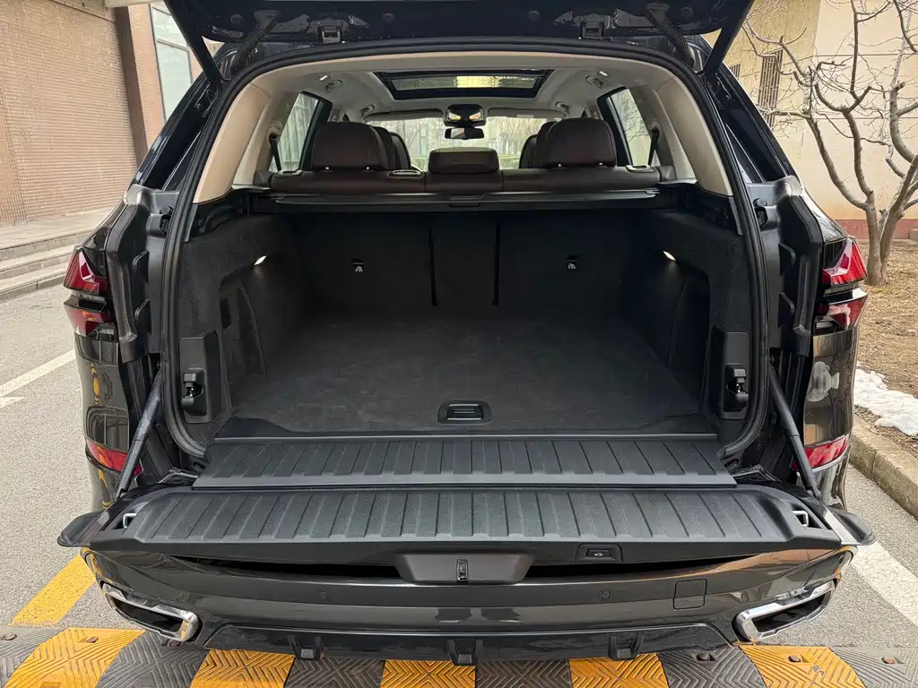 BMW X5 2023 xDrive 40Li M Sports Night Package купить на сайте DeffCars