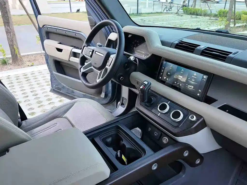 Land Rover Defender 2021 110 P400 SE купить на сайте DeffCars