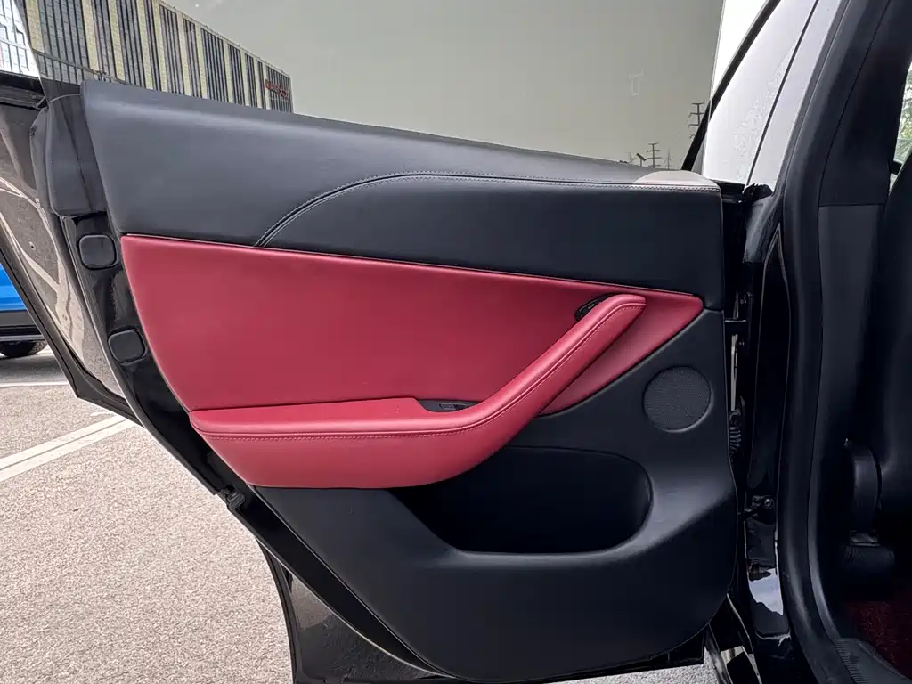 Model Y 2022 rear-wheel drive version купить на сайте DeffCars