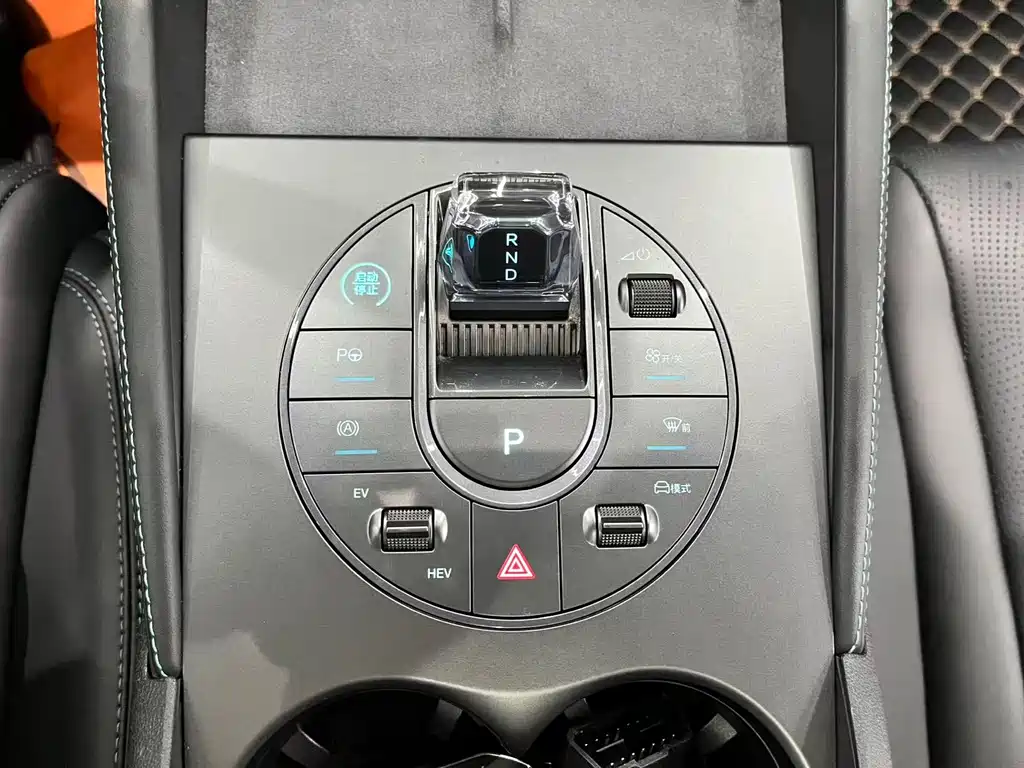 Seal 06 2025 DM-i Smart Driving Edition 120KM Exclusive Type купить на сайте DeffCars