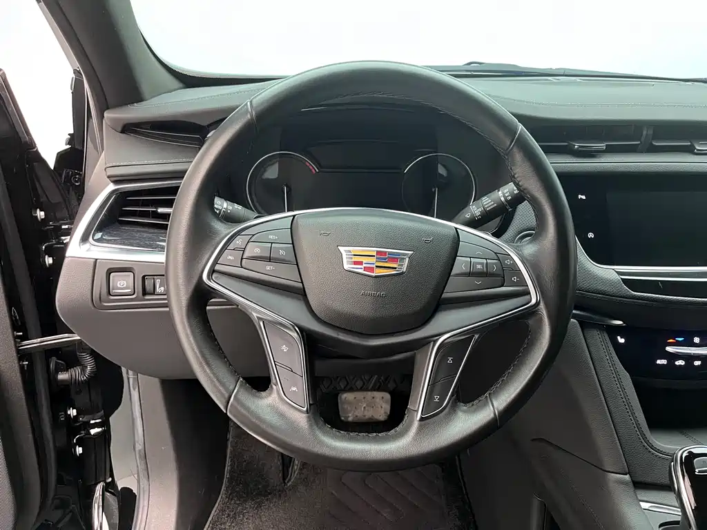 Cadillac XT5 2023 2.0T two-wheel drive fashion model купить на сайте DeffCars