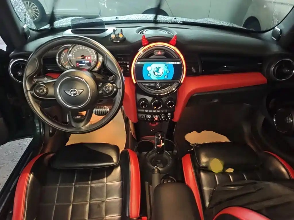 MINI 2018 1.5T COOPER Artist Five-Door Edition купить на сайте DeffCars