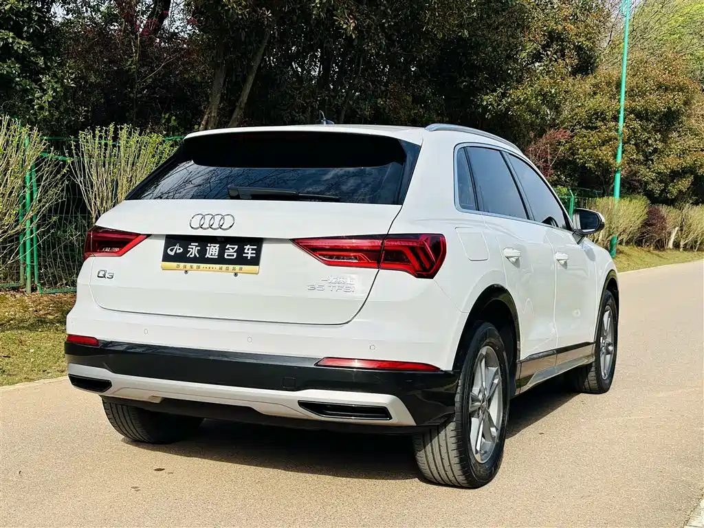 Audi Q3 2021 35 TFSI Enterprising and Elegant Model купить на сайте DeffCars