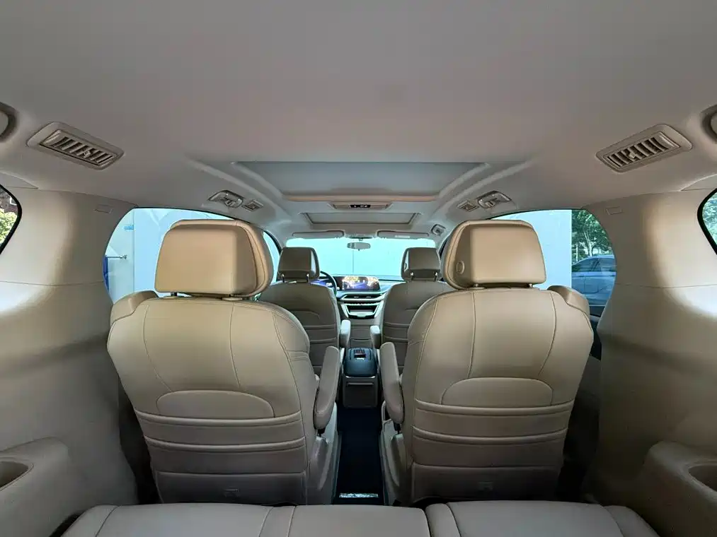 Buick GL8 2025 Land Business Class First Edition купить на сайте DeffCars