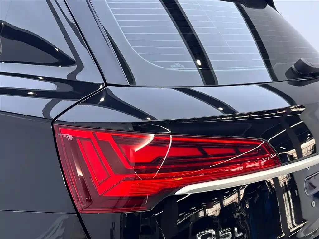 Audi Q5L 2024 40 TFSI Fashionable and Dynamic купить на сайте DeffCars