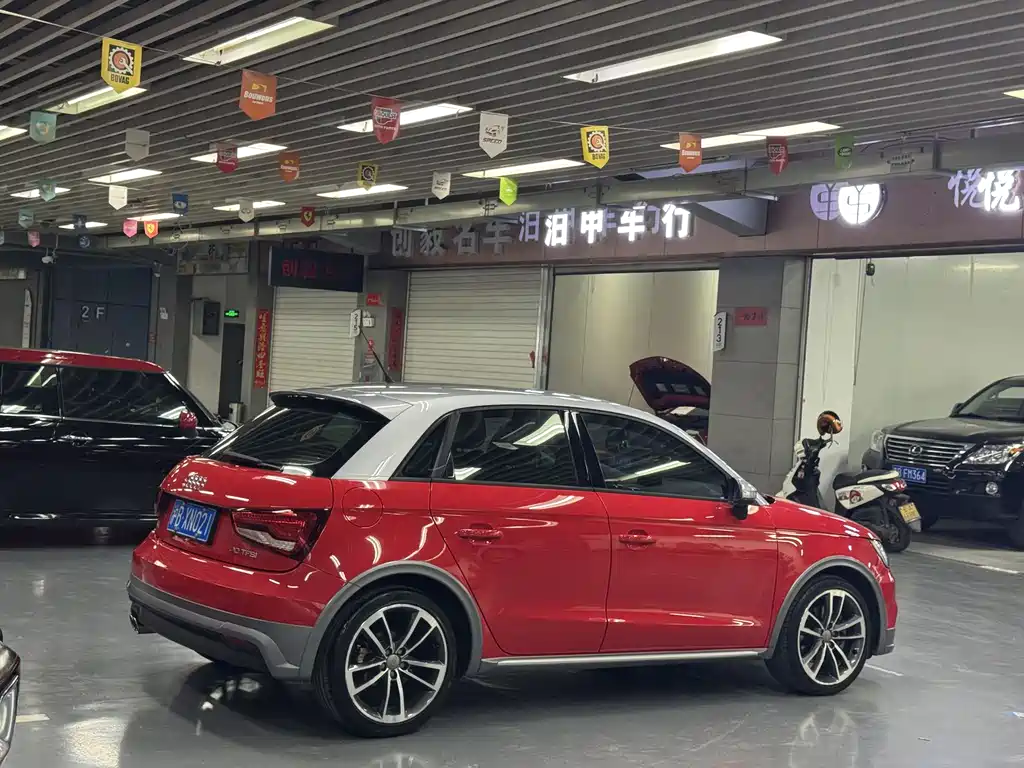 Audi A1 2016 30 TFSI Sportback Design Fashion Edition купить на сайте DeffCars