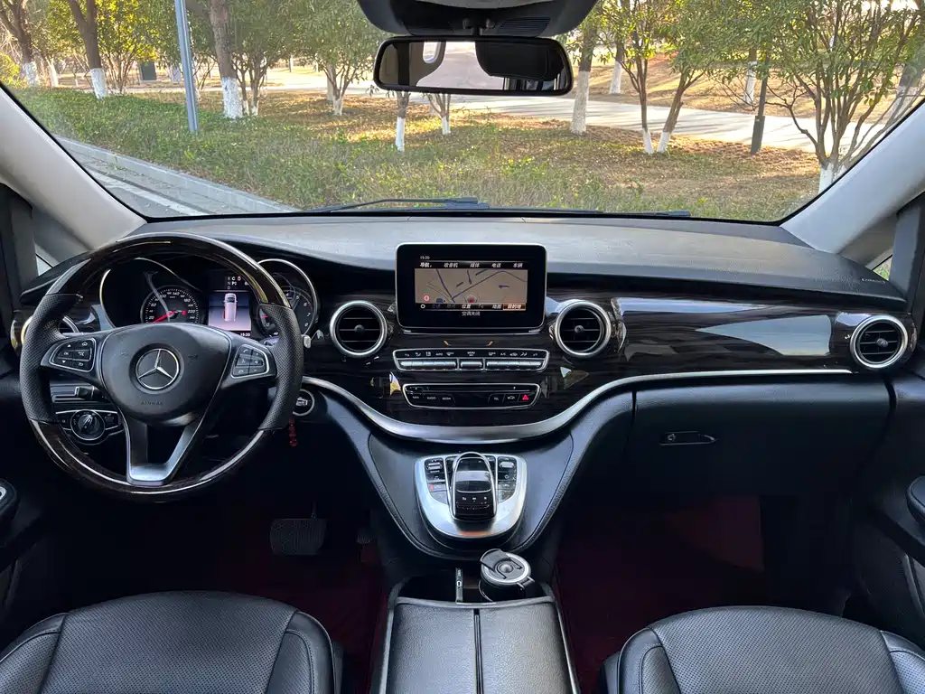 Mercedes-Benz V-Class 2018 V 260 Pilot Edition National VI купить на сайте DeffCars