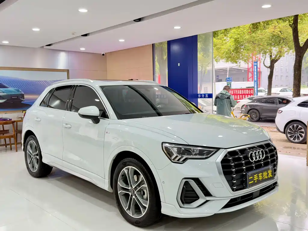 Audi Q3 2023 facelift 40 TFSI stylish and dynamic купить на сайте DeffCars