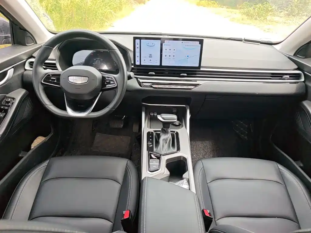 Emgrand 2025 4th Generation 1.5L CVT Dragon Edition купить на сайте DeffCars