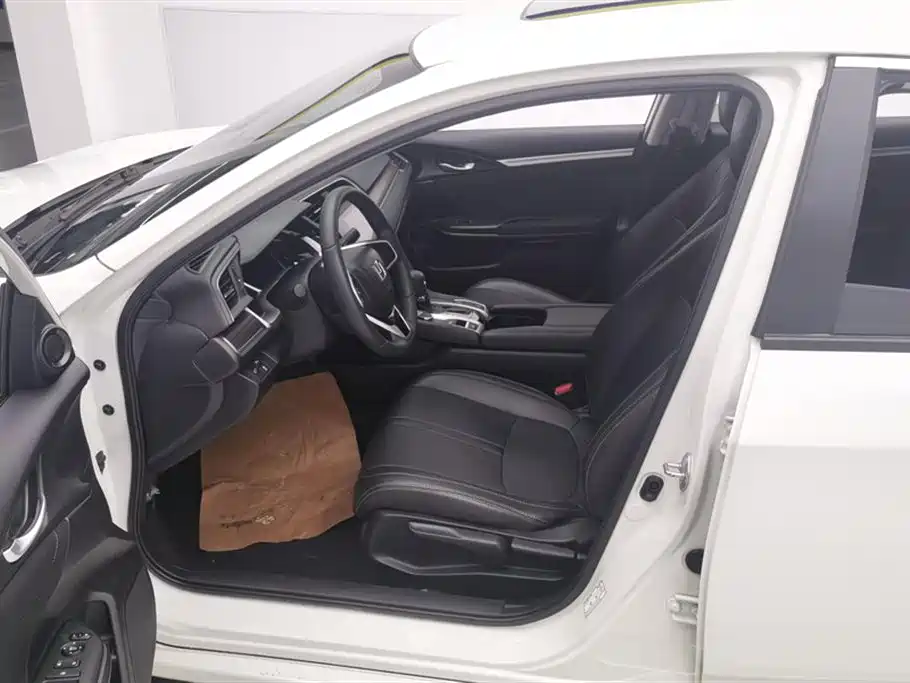 Civic 2019 220TURBO CVT combustion version National VI купить на сайте DeffCars