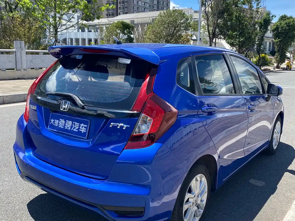 Fit 2018 1.5L CVT Comfort Skylight Edition купить на сайте DeffCars