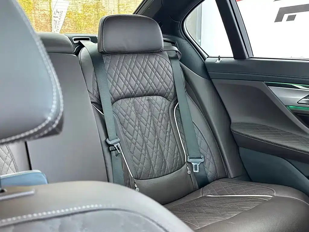 BMW 7 Series 2019 740Li Premium M Sport Kit купить на сайте DeffCars