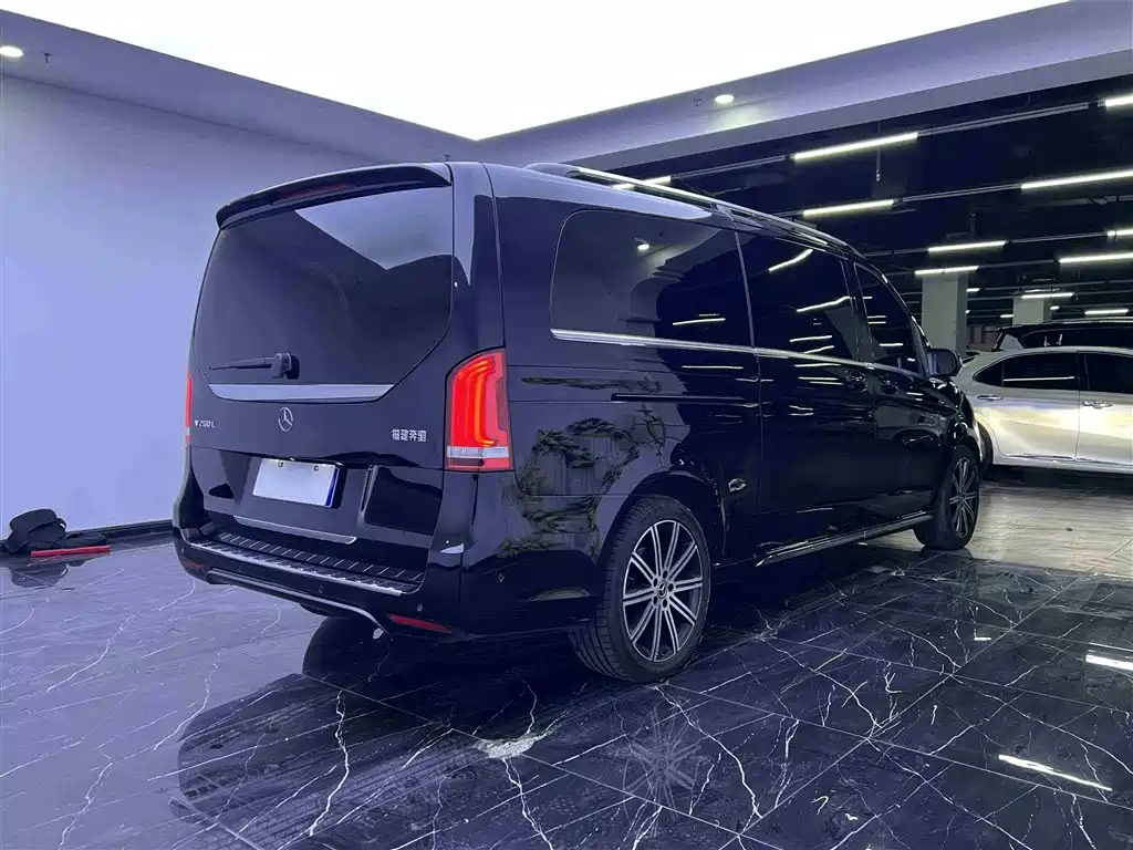 Mercedes-Benz V-Class 2021 V 260 L Long Wheelbase Luxury Edition купить на сайте DeffCars