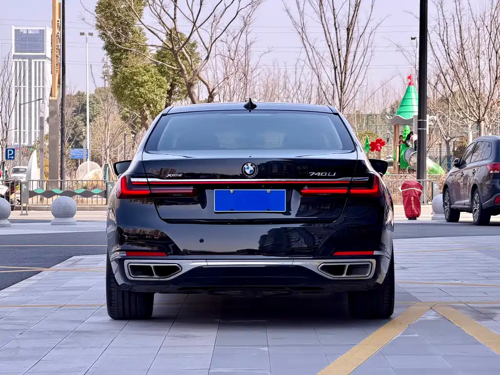 BMW 7 Series 2019 740Li Leading Luxury Package купить на сайте DeffCars