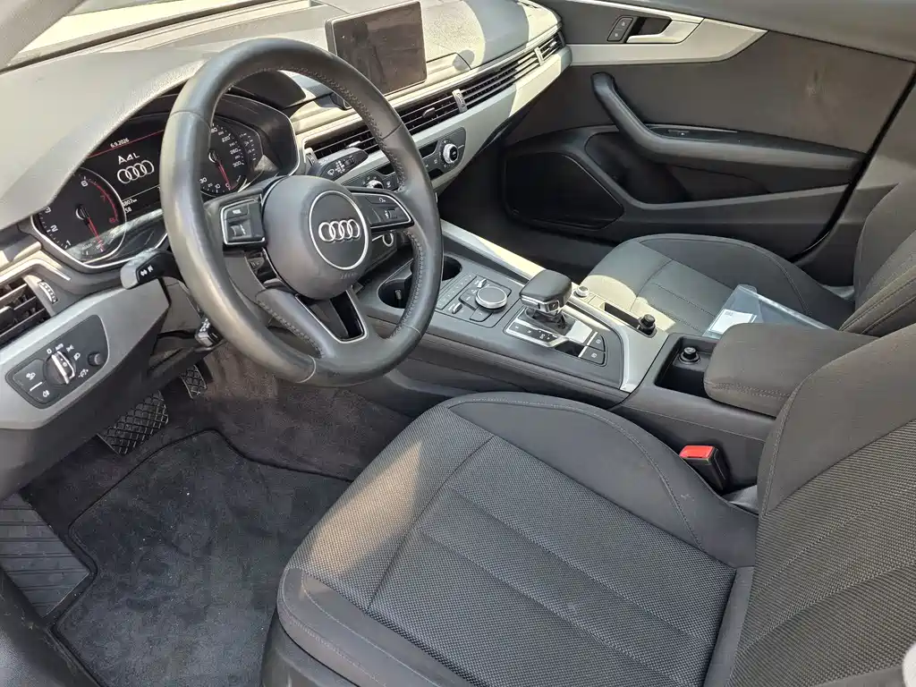 Audi A4L 2018 30th Anniversary Model 40 TFSI Enterprising купить на сайте DeffCars
