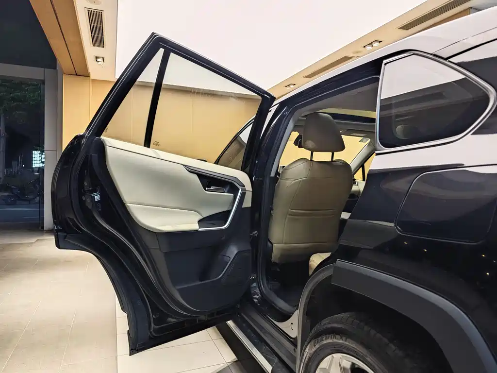 RAV4 Rongfang 2020 2.0L CVT two-wheel drive fashion version купить на сайте DeffCars