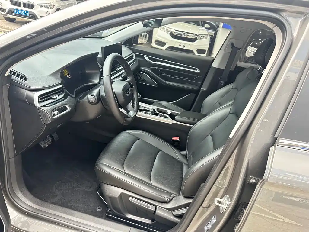 Emgrand 2023 4th Generation Champion Edition 1.5L CVT Premium Type купить на сайте DeffCars
