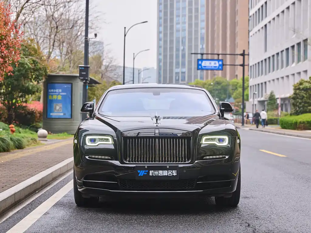 Phantom 2018 6.6T Black Badge купить на сайте DeffCars